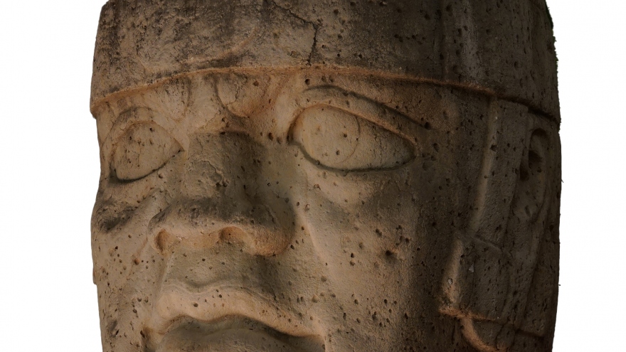 Renowned monumental Olmec head replica inaugurated in HCM City